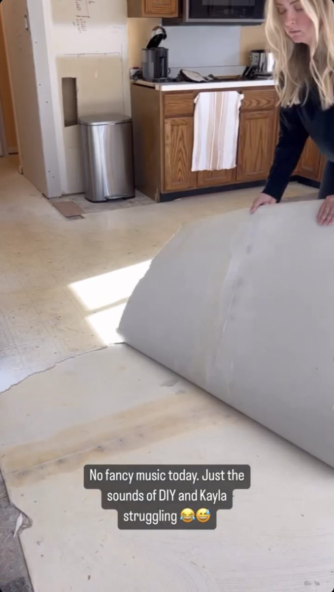 How To DIY Laminate Floors It S Honey Done   IMG 4529 E1674067070423 